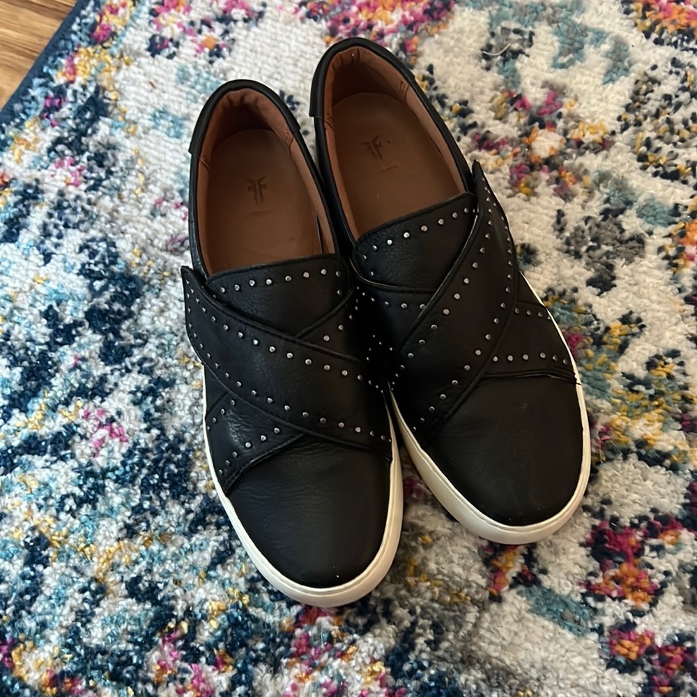 Size 7 Frye shoes.  Super cute and comfy